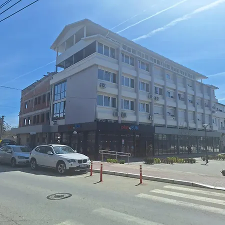 S&s Milicevic U Strogom Centru Aleksandrovca *