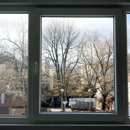 S&s Milicevic U Strogom Centru Aleksandrovca Daire